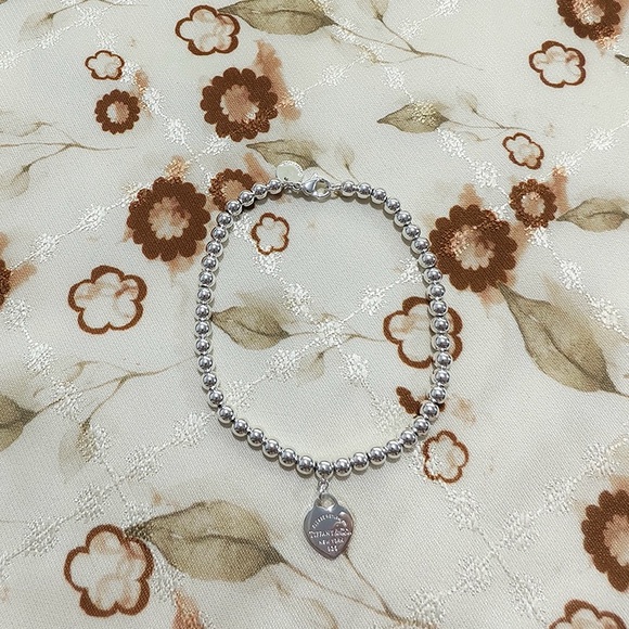 Tiffany & Co. Silver And Green Heart Bracelet - Picture 3 of 7